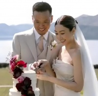 回顾 无国界医生与视后胡定欣雪山婚礼：8次战区救援，婚纱照真实呈现，网友泪目