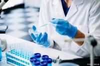 2025临床排名大洗牌！前10竟有7所美国校，榜首地位无人撼动