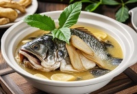 做酸菜鱼时，直接煮鱼片就废了！厨师长教您一妙招，鱼片不碎不散