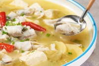 鱼片汤的家常做法：鲜香滑嫩的秘诀都在这里