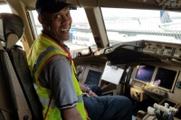 UCLA Health患者故事｜微创心脏治疗后，85 岁航空技术员重返一线