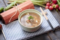 深秋烹饪，汤中新乐趣，让味蕾感受秋天的温馨