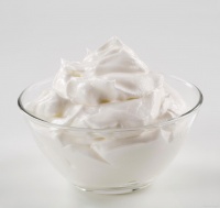 乳脂奶油与动物奶油：究竟有何区别？哪个更胜一筹？