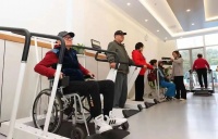 上海杨浦针对“三高”人群进行运动干预——健康师现场指导科学锻炼