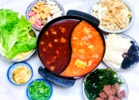 在家自制美味火锅，为孩子生日增添温馨与仪式