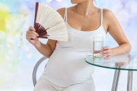 怀孕为何更怕热？夏季孕妇吹空调当心“空调病”，这样做安然度夏