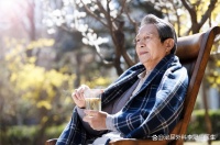 长寿最好方式不是养生、睡觉？是在60~65岁这五年，建议保持这7点