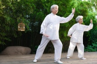 老年人请注意，老年人群可以选择哪些户外健身活动来保持身体健康