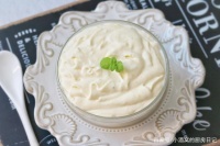 自制沙拉醬特簡單，無油低脂，奶香順滑，比買的健康，吃著更放心