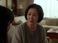 我53岁才明白：闺女都28了还坚决不肯见相亲对象，别再唠叨催婚了，那多半是在无情揭开你们家两层扎心真相