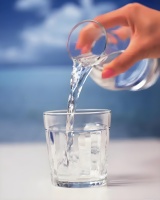喝水太多会中毒？科学解读水中毒的真相