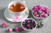 玫瑰花茶的抗氧化作用：玫瑰花茶是由花瓣制成的草本茶！