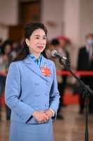 黄花春代表：建议为青少年建立一套系统的心理支持体系