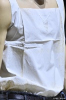 油渍弄到了衣服上如何快速处理？