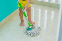 厨房地面油乎乎的，拖完还...@豆子聊生活和健康的动态