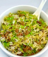 剩米饭变美味：健康营养的牛肉包菜炒饭做法