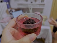 高血压想喝果酒别瞎试，桑葚酒这么喝护血管还不升血压