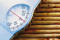 “减1斤赘肉奖1斤牛肉”冲上热搜！多地花式鼓励健康减重，体重管理避免3大误区→