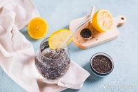 每天早上喝柠檬水加奇亚籽，坚持一月可能带来的5个惊人变化