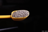 奇亚籽别瞎吃！4 大核心功效 + 正确吃法 + 避坑指南，干货全在这