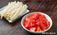 西红柿和它一起煮，每周吃3次，瘦身又洗肠，血管畅通不堵塞