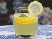 喝柠檬水真能减肥吗，选对方法才是关键别再做无用功！