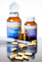 医生警告：这三类保健品长期吃，健康天平要 “失衡”