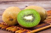 每天吃猕猴桃别凭喜好乱吃，不同人群推荐量不同，吃对才补维C？