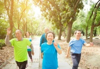 健康知识：快走5大好处，比慢跑更好的有氧运动