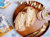 蛋趣體驗(yàn) 清爽鮮嫩的滑蛋蟹柳三明治