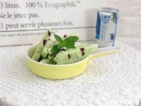 酸奶最in的吃法，口感如同冰淇淋，冰涼好吃還不怕胖，夏天的最愛