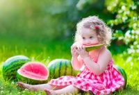 多大的嬰兒可以吃西瓜？不想寶寶出現(xiàn)腹痛腹瀉的情況，請早做了解
