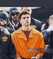 美國麥當(dāng)勞店員：背叛了階級，背叛了人民，終將一無所獲