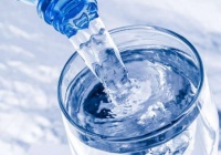 每日科學(xué)飲水指南：適量飲水，守護健康防線