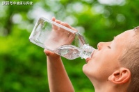 喝水會(huì)促進(jìn)新陳代謝嗎？