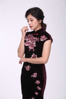 声线迷人美颜冻龄 事业爱情双丰收的贾静雯最爱健身