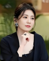 51岁贾静雯的跑步自救：从狼狈离婚到体态轻盈的重启之路