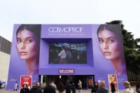 珀莱雅亮相第57届博洛尼亚美容展，科研与可持续叙事协同拓展全球表达空间