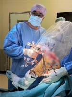 深圳高端医疗装备出海，锟铻骨科手术机器人马来西亚首台手术成功实施