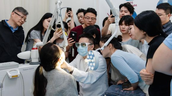 持续深耕,临床为王|黎京雄院长出席“2026 LA-HA中国激光医学研讨会”佛山站
