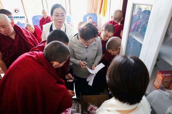智塑未来, 懂国人骨骼,护雪域安康,朗迪助力同心共铸中国心大型医疗公益