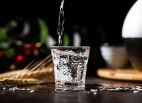 每天喝一点白酒，对身体好还是坏？安全的饮酒量是多少？