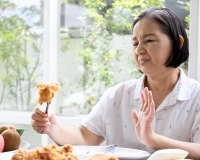 医生发现：老人若从来不吃肥肉，用不了多久，身体或有4大转变