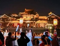 10月4日：新冠病毒为何越来越少被提起？疫情过后，人类与病毒共存只是笑话