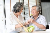 年过60岁的老人，若有这几个特征，或有望长寿，看看你占了几个？