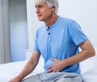 馒头与胃病的关系，医生告诫：若想保护胃部，要减少吃这4种食品