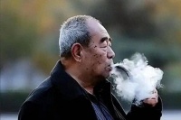 调查发现：起床后马上吸烟的人，用不了多久，身体会有5个改变